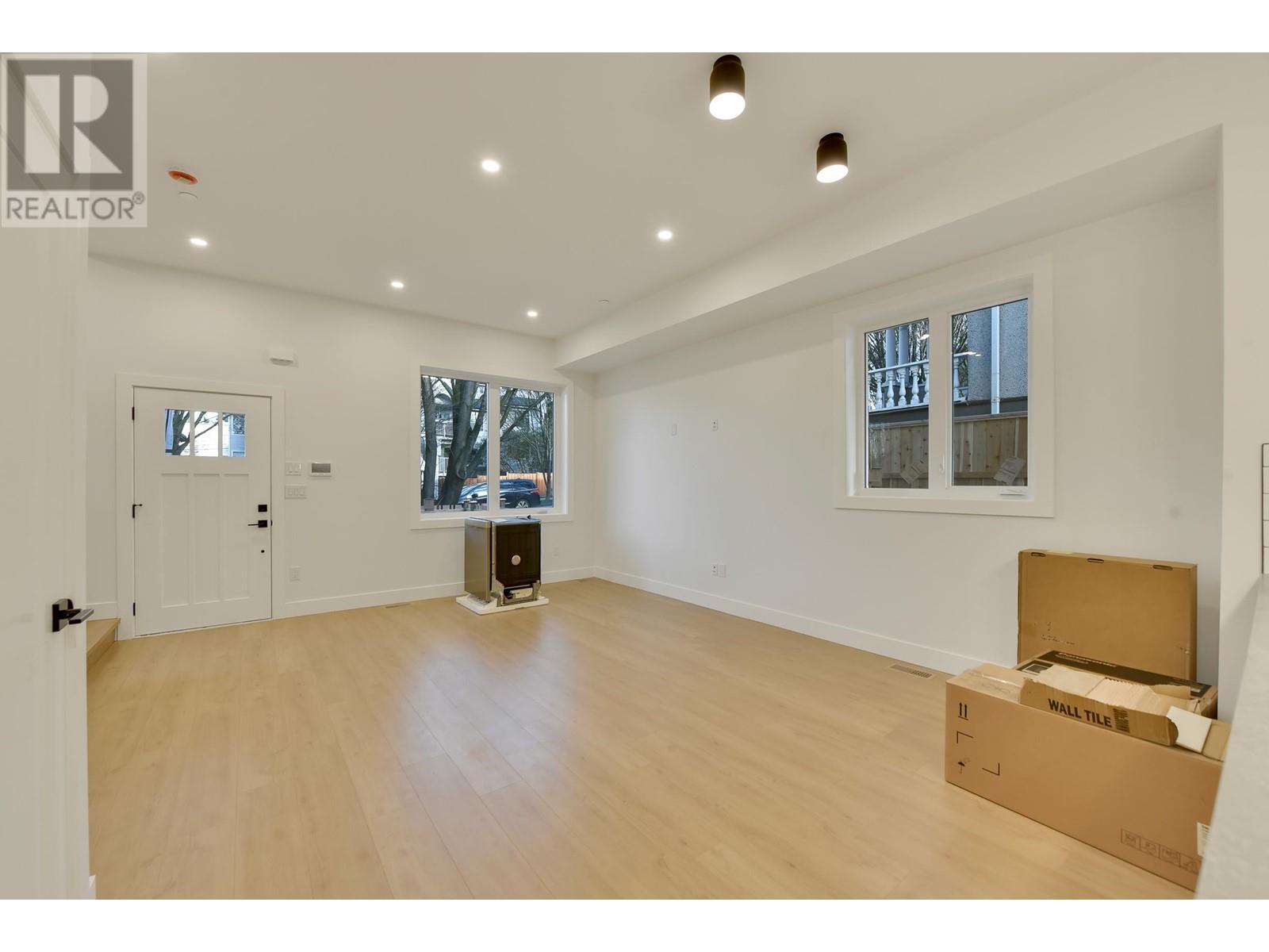 1 1436 E 1st Avenue, Vancouver, British Columbia  V5N 1A3 - Photo 2 - R2955787