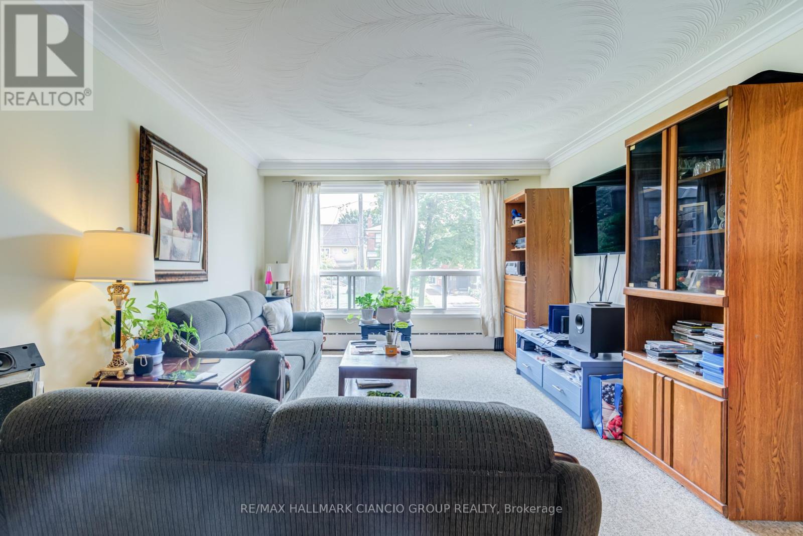 38 Pendeen Avenue, Toronto (Rockcliffe-Smythe), Ontario  M6N 2P3 - Photo 11 - W11929664