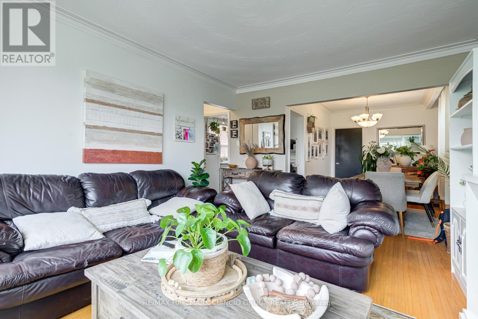38 Pendeen Avenue, Toronto (Rockcliffe-Smythe), Ontario  M6N 2P3 - Photo 19 - W11929664
