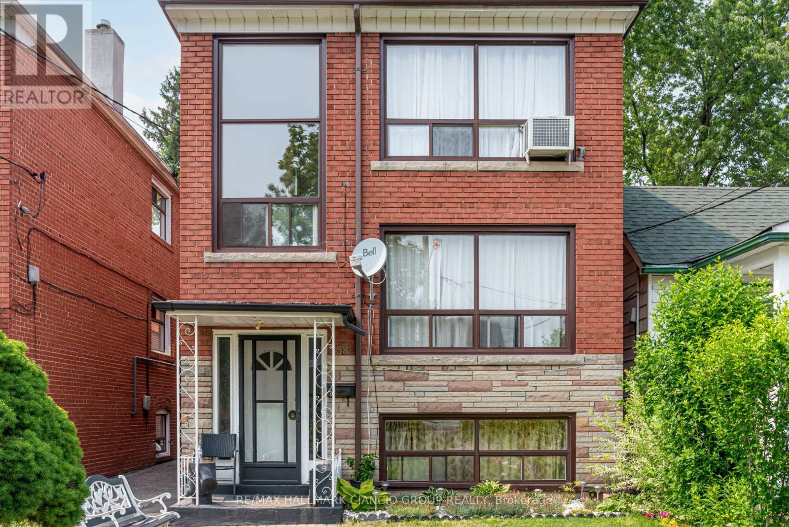 Property at 38 PENDEEN AVENUE image 2