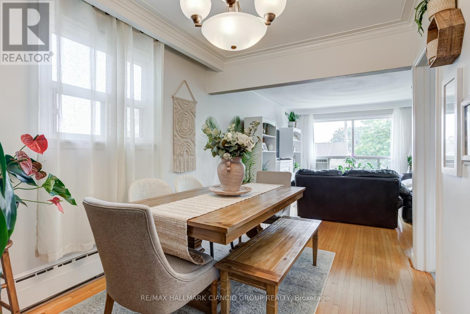 38 Pendeen Avenue, Toronto (Rockcliffe-Smythe), Ontario  M6N 2P3 - Photo 21 - W11929664