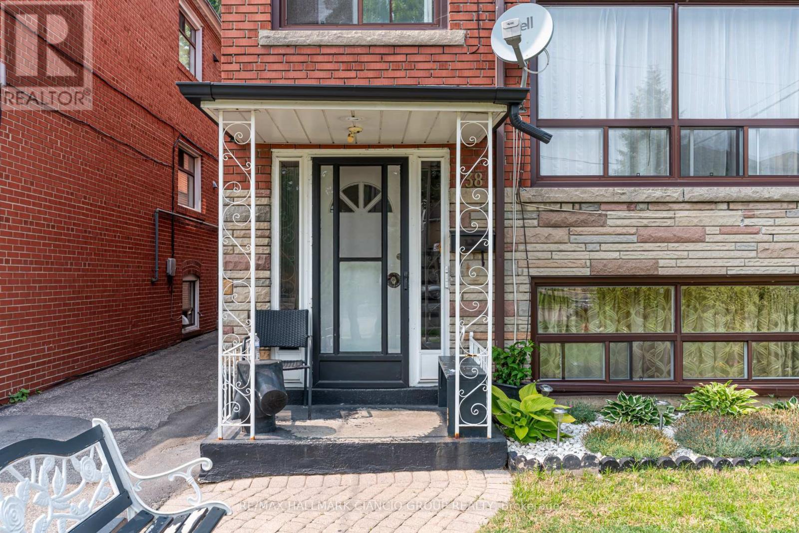 Property at 38 PENDEEN AVENUE image 3