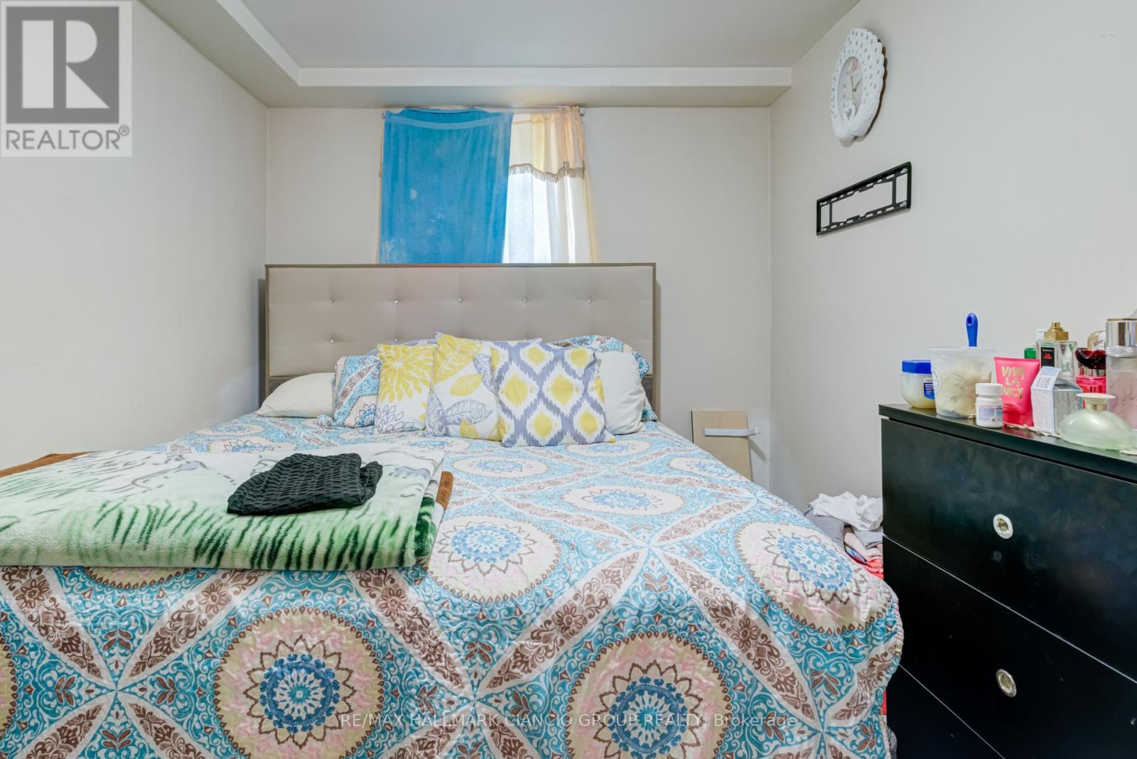38 Pendeen Avenue, Toronto (Rockcliffe-Smythe), Ontario  M6N 2P3 - Photo 7 - W11929664