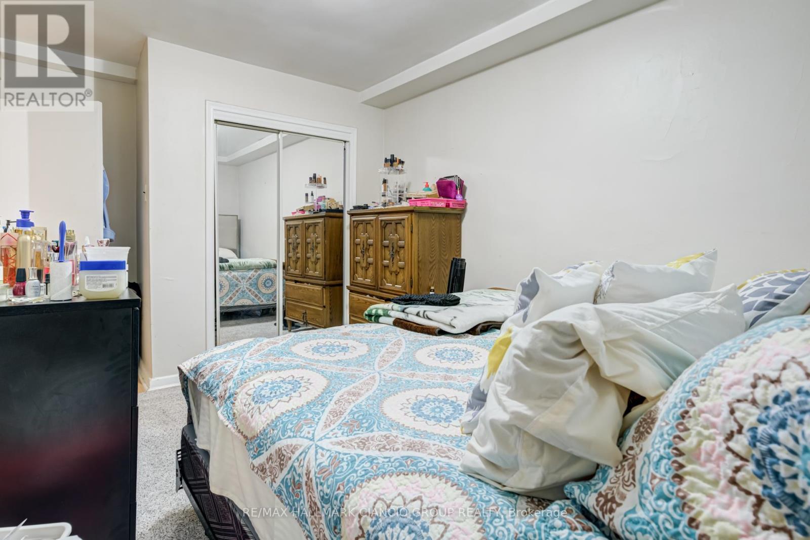 38 Pendeen Avenue, Toronto (Rockcliffe-Smythe), Ontario  M6N 2P3 - Photo 8 - W11929664