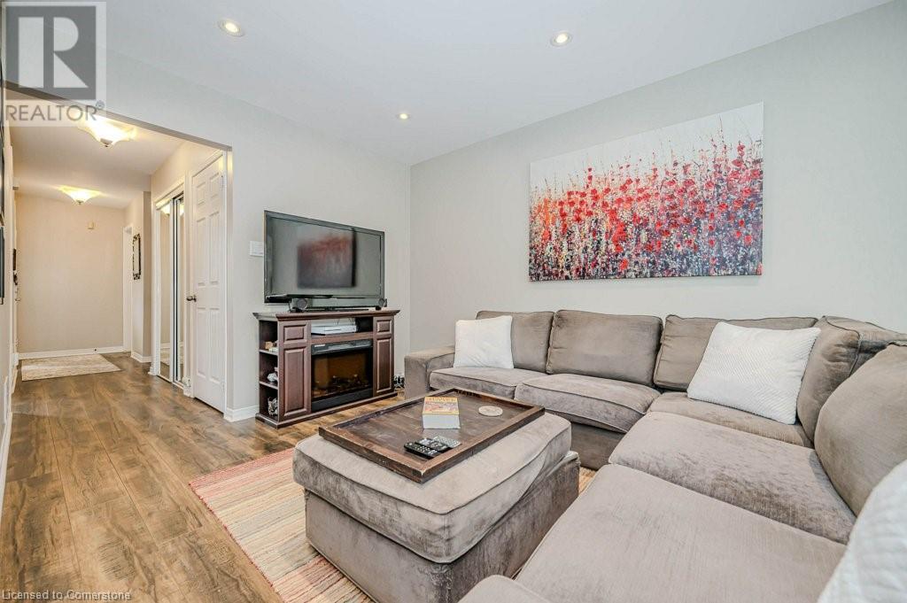 633 Amelia Crescent, Burlington, Ontario  L7L 6E6 - Photo 13 - 40691445