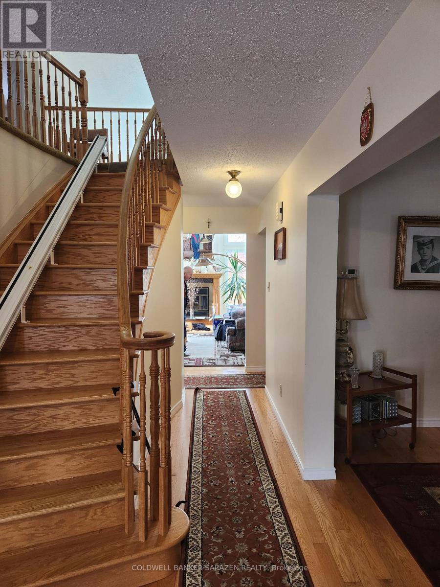 31 Dossetter Way E, Ottawa, Ontario  K1G 4S3 - Photo 2 - X11929751