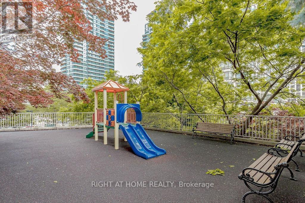 2107 - 156 Enfield Place, Mississauga, Ontario  L5B 4L8 - Photo 40 - W10409491