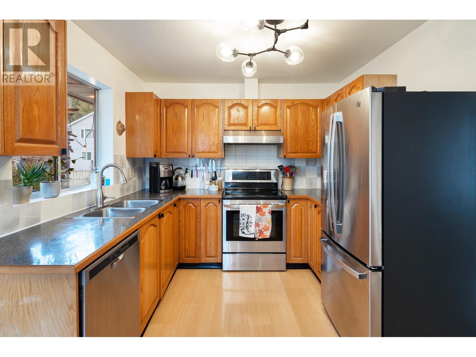 1001 Pomona Way, Squamish, British Columbia  V8B 0G1 - Photo 9 - R2957328