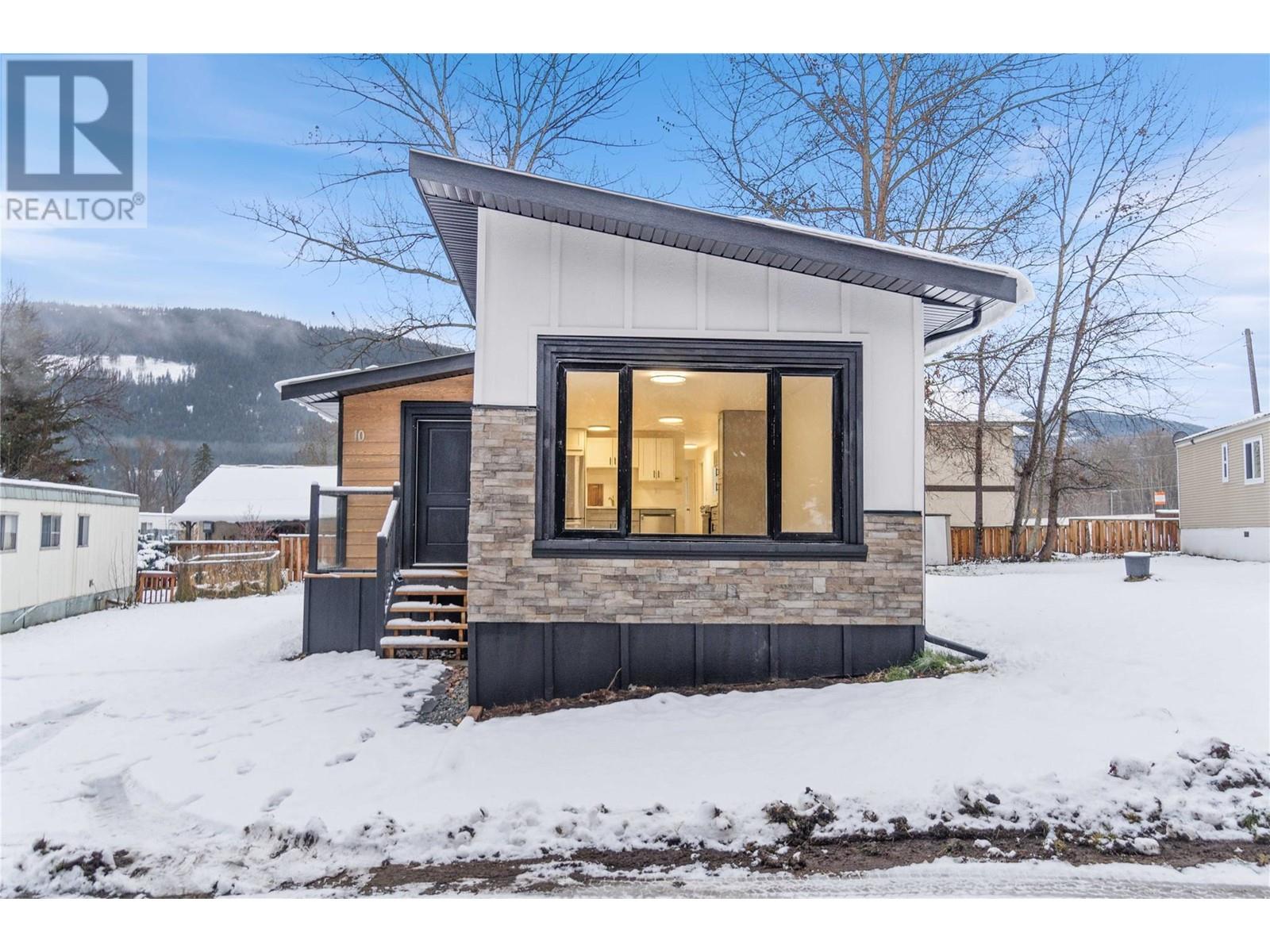 4061 11 Avenue NE Unit# 10, Salmon Arm, British Columbia