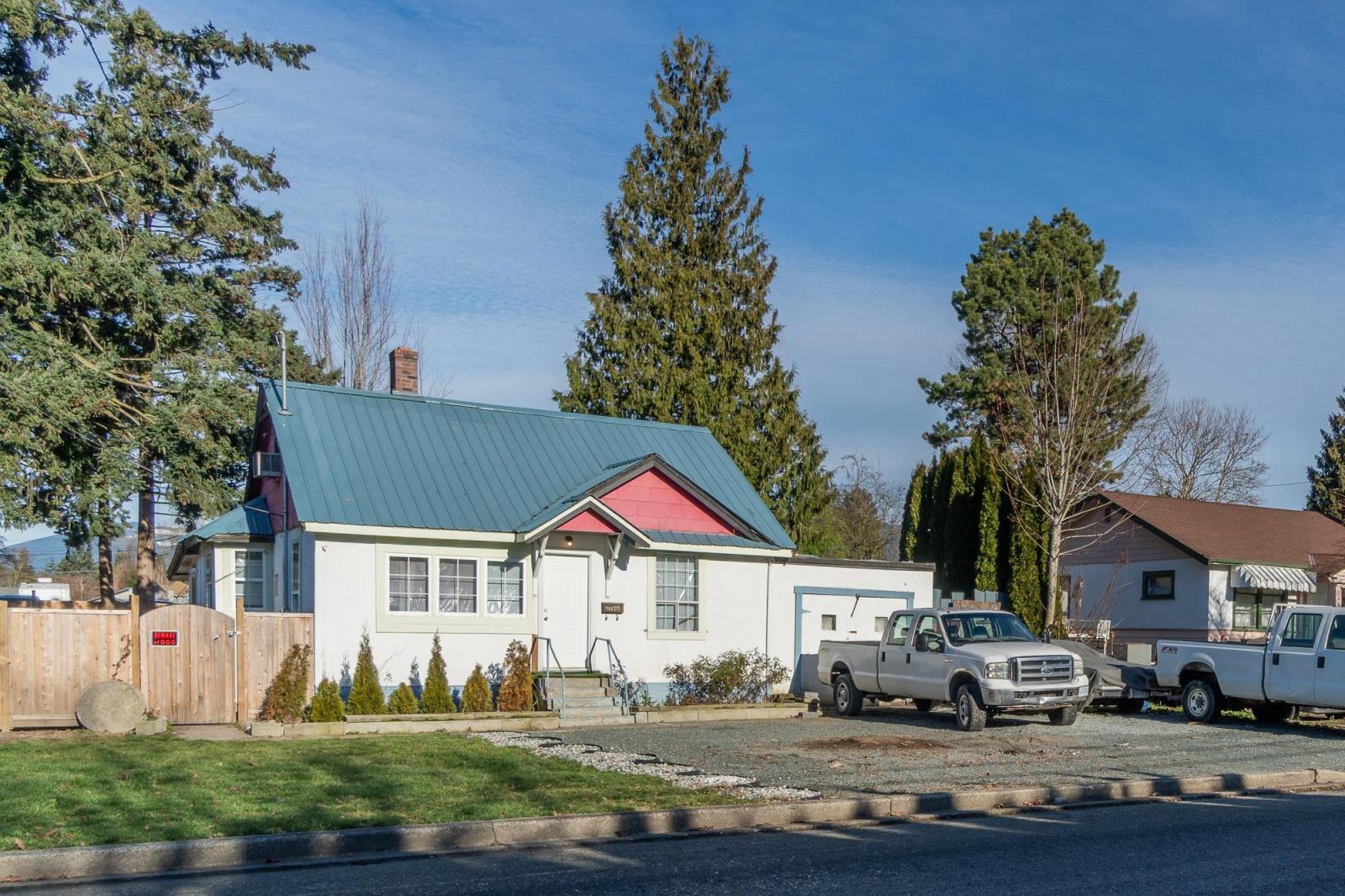 Property at 46155 LEWIS AVENUE image 2