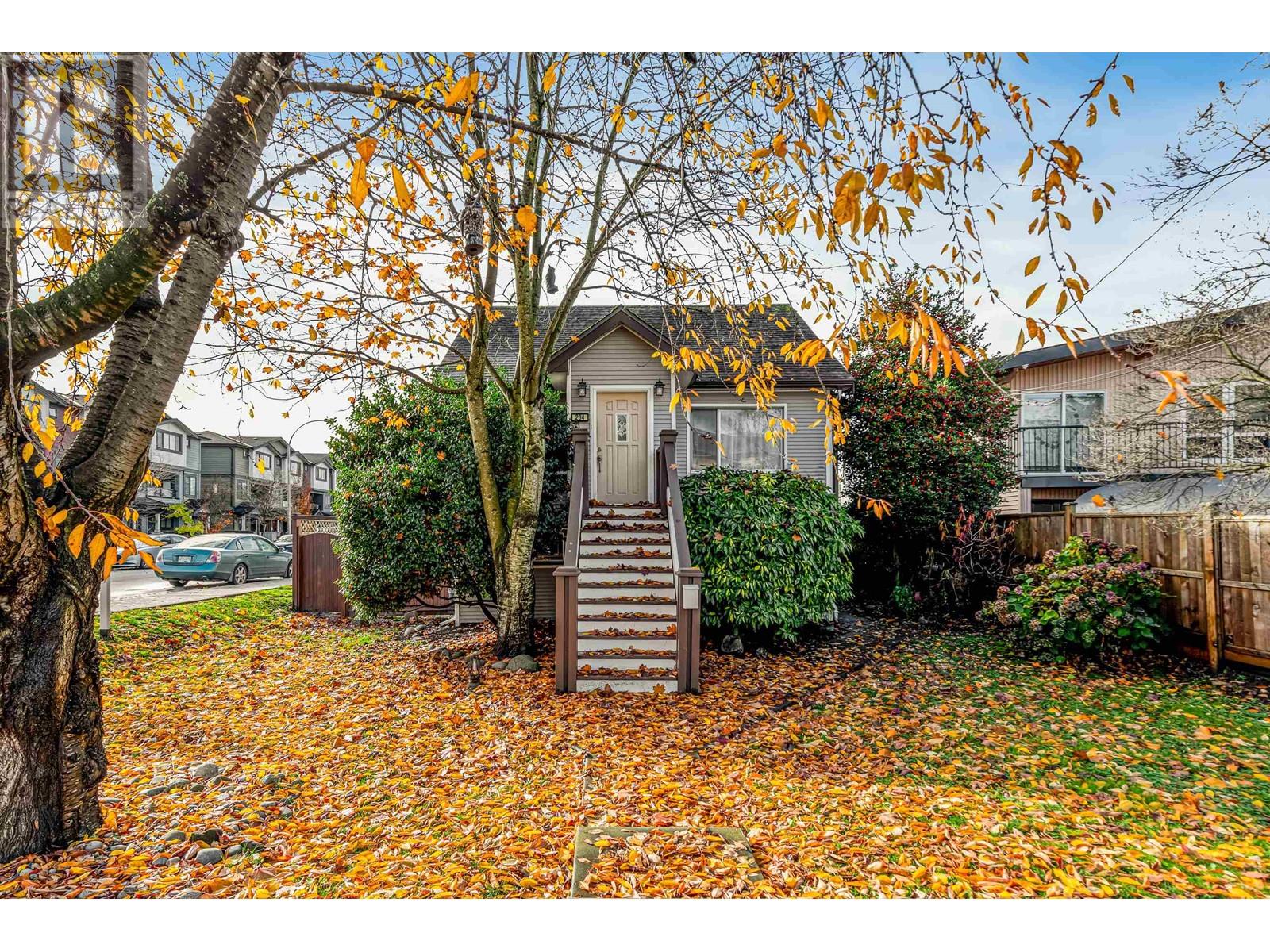 204 Wood Street, New Westminster, British Columbia  V3M 5K4 - Photo 4 - R2938263