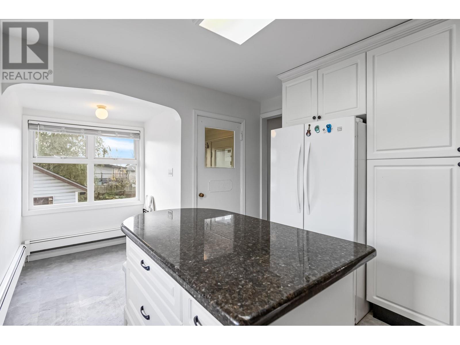 204 Wood Street, New Westminster, British Columbia  V3M 5K4 - Photo 13 - R2938263