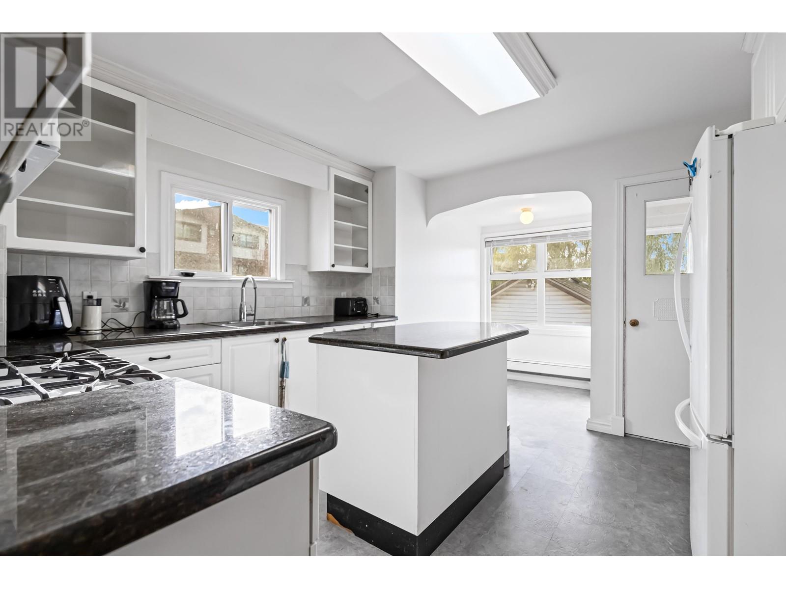 204 Wood Street, New Westminster, British Columbia  V3M 5K4 - Photo 11 - R2938263