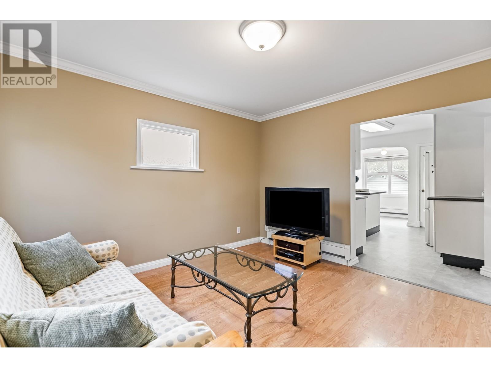 204 Wood Street, New Westminster, British Columbia  V3M 5K4 - Photo 5 - R2938263