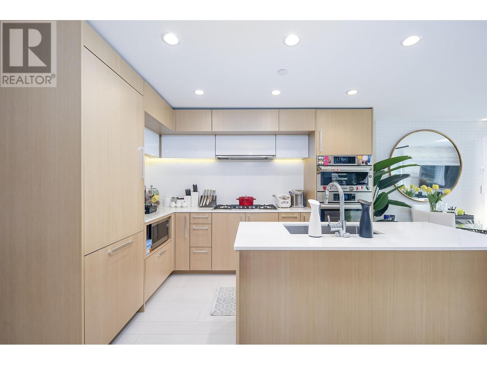Listing Picture 14 of 20 : 1605 5580 NO. 3 ROAD, Richmond / 烈治文 - 魯藝地產 Yvonne Lu Group - MLS Medallion Club Member