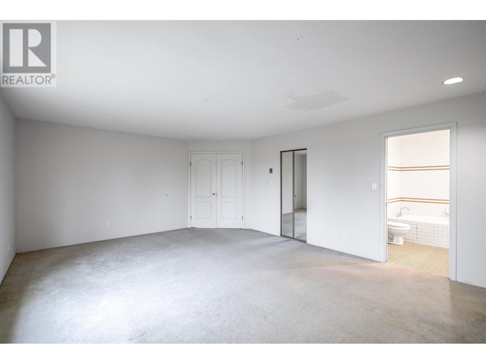 Listing Picture 15 of 27 : 7969-7989 CAMBIE STREET, Vancouver / 溫哥華 - 魯藝地產 Yvonne Lu Group - MLS Medallion Club Member