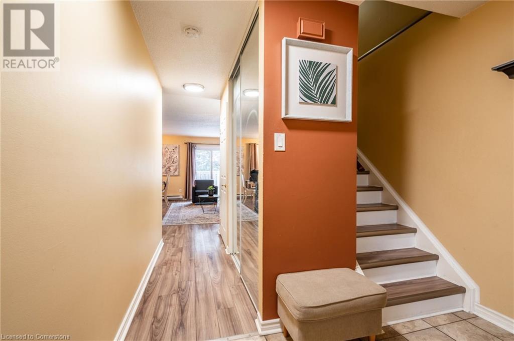 1493 Ester Drive, Burlington, Ontario  L7P 1L5 - Photo 5 - 40691471