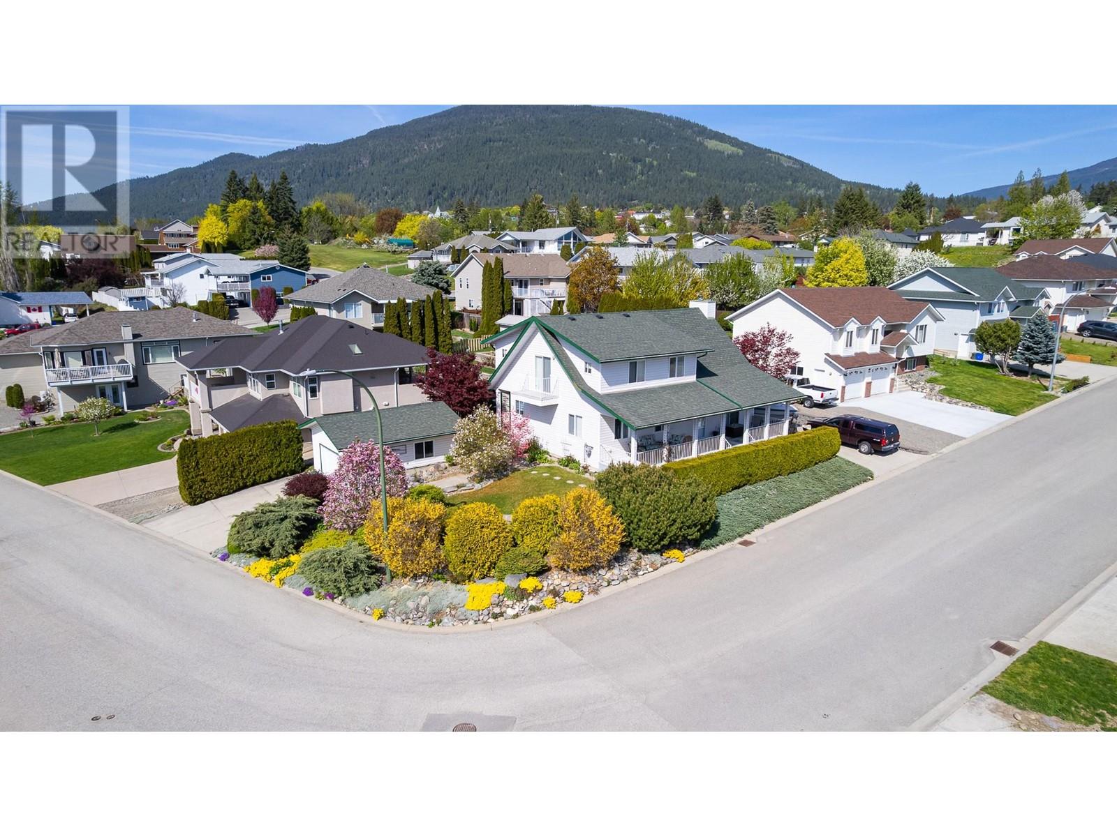 304 DUGAN Street, creston, British Columbia V0B1G3
