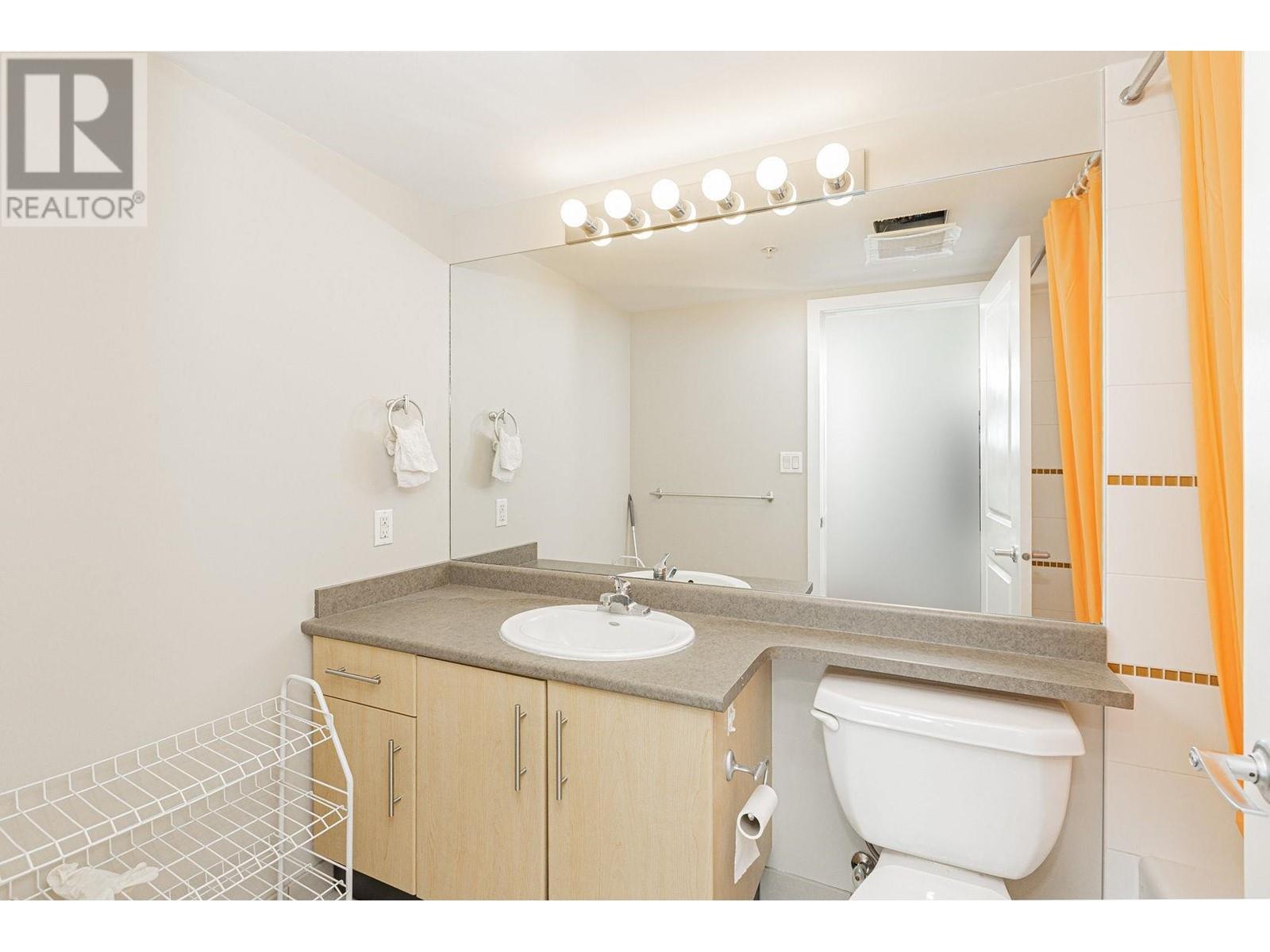 Listing Picture 13 of 40 : 1602 3660 VANNESS AVENUE, Vancouver / 溫哥華 - 魯藝地產 Yvonne Lu Group - MLS Medallion Club Member