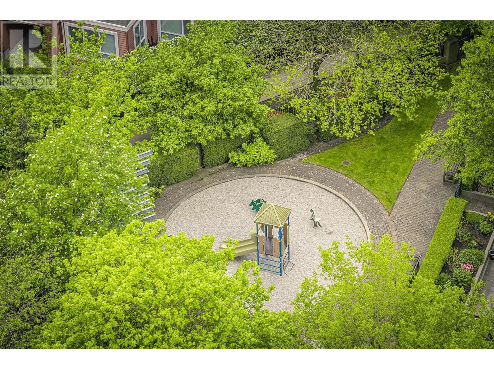 Listing Picture 35 of 40 : 1602 3660 VANNESS AVENUE, Vancouver / 溫哥華 - 魯藝地產 Yvonne Lu Group - MLS Medallion Club Member