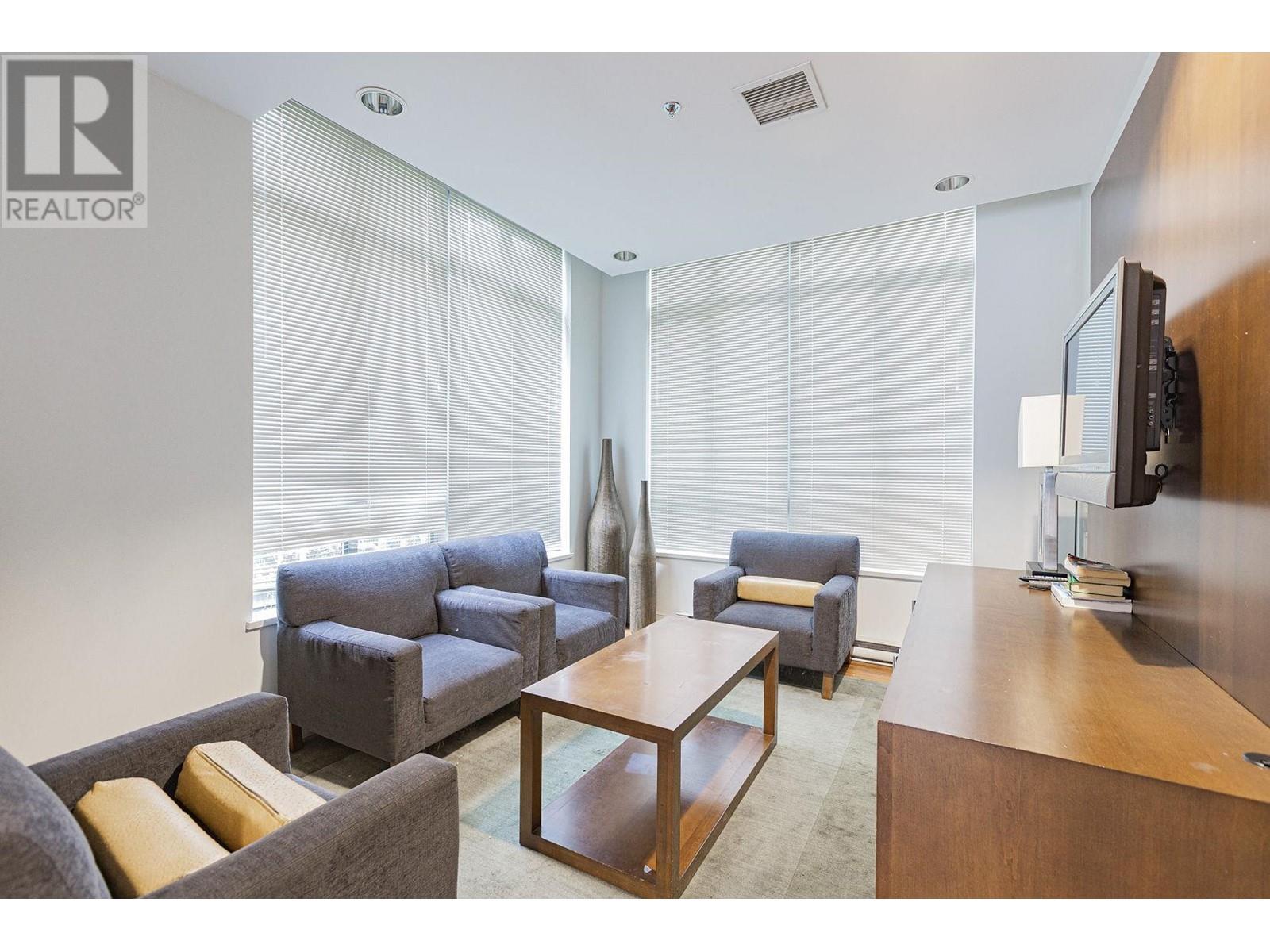 Listing Picture 33 of 40 : 1602 3660 VANNESS AVENUE, Vancouver / 溫哥華 - 魯藝地產 Yvonne Lu Group - MLS Medallion Club Member