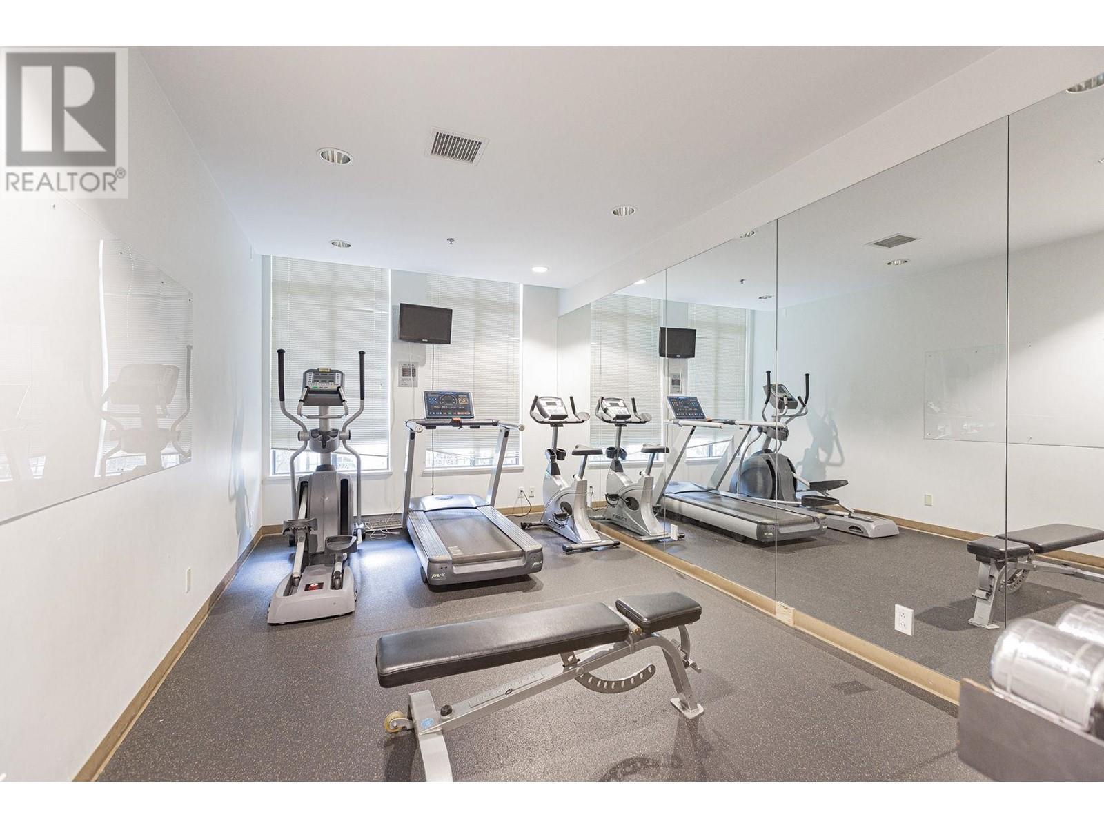 Listing Picture 32 of 40 : 1602 3660 VANNESS AVENUE, Vancouver / 溫哥華 - 魯藝地產 Yvonne Lu Group - MLS Medallion Club Member