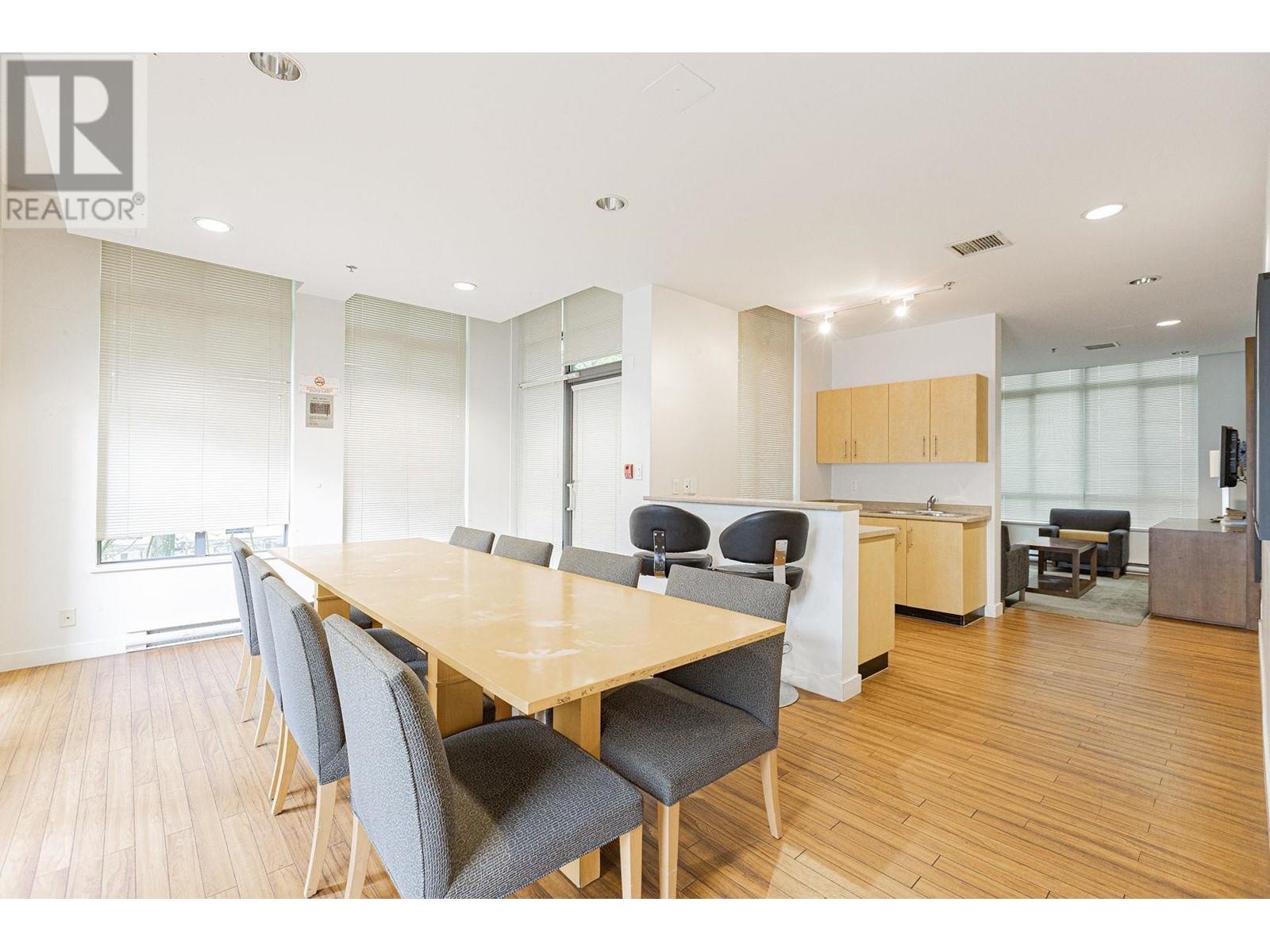 Listing Picture 31 of 40 : 1602 3660 VANNESS AVENUE, Vancouver / 溫哥華 - 魯藝地產 Yvonne Lu Group - MLS Medallion Club Member