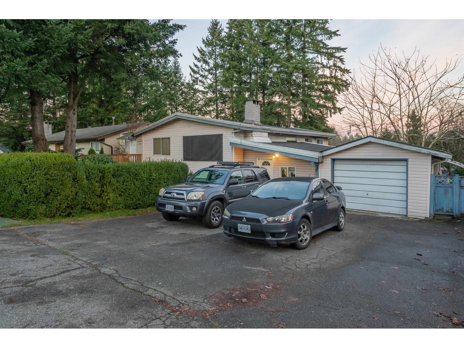 Property at 11084 148 STREET image 2