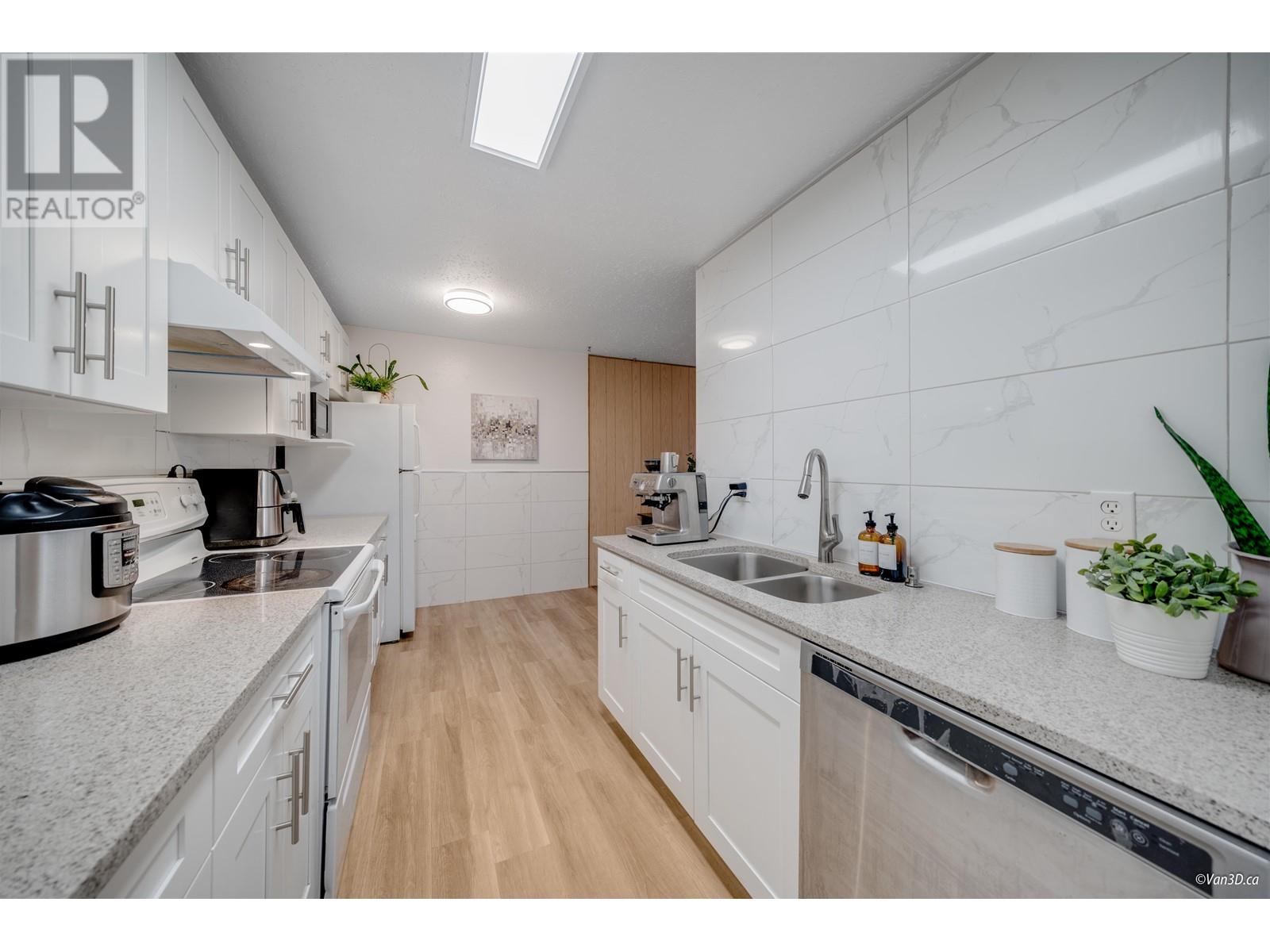 304 1000 King Albert Avenue, Coquitlam, British Columbia  V3J 7A3 - Photo 13 - R2957603