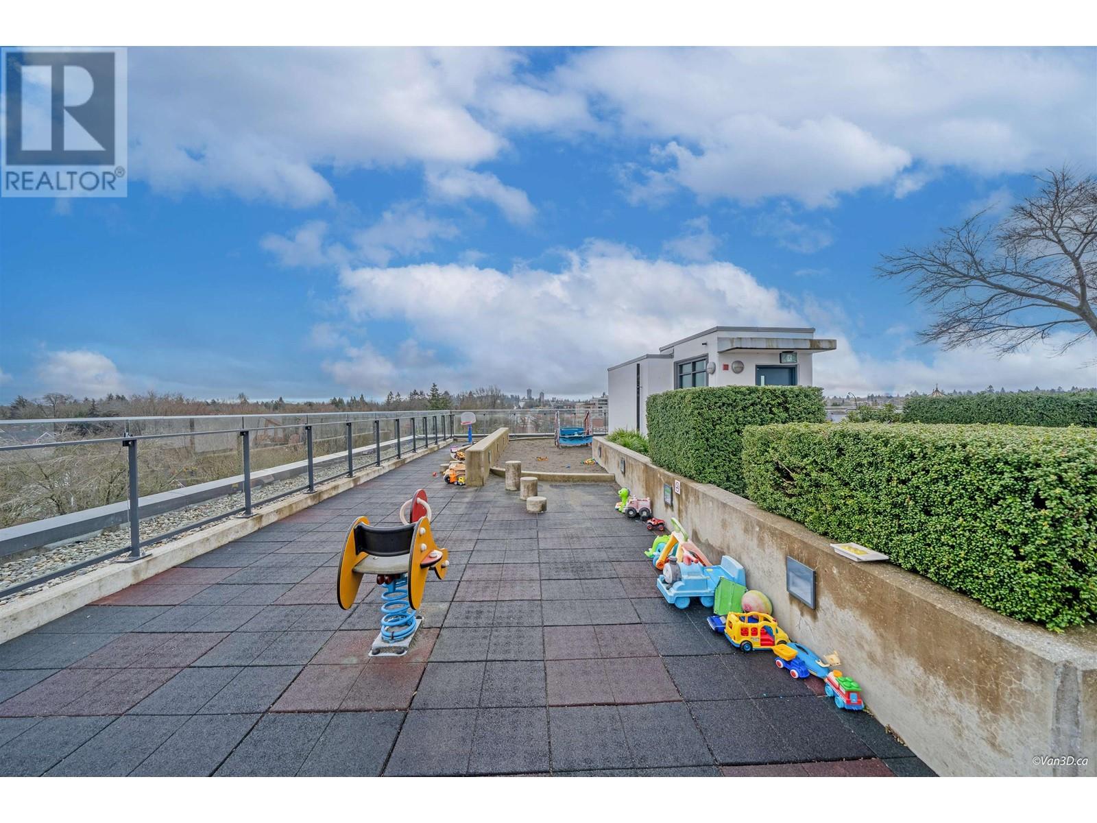 Listing Picture 21 of 23 : 215 2888 CAMBIE STREET, Vancouver / 溫哥華 - 魯藝地產 Yvonne Lu Group - MLS Medallion Club Member