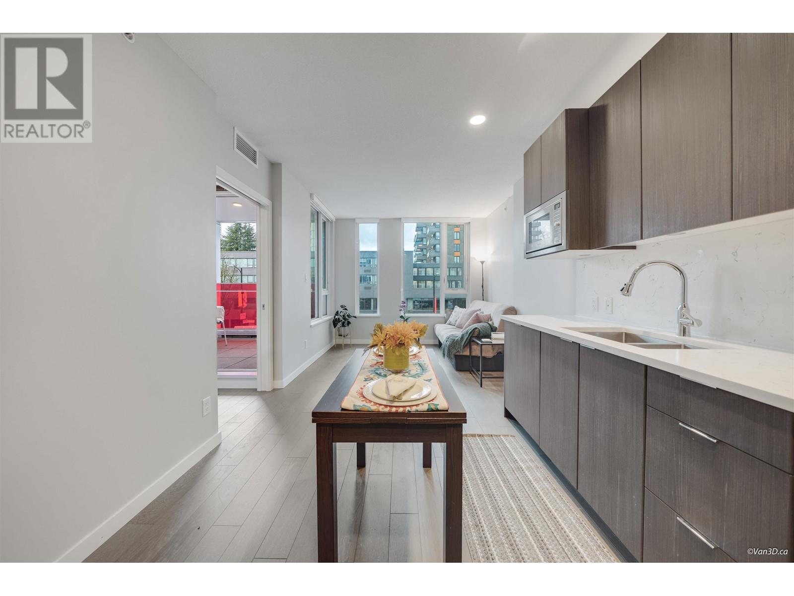 Listing Picture 6 of 23 : 215 2888 CAMBIE STREET, Vancouver / 溫哥華 - 魯藝地產 Yvonne Lu Group - MLS Medallion Club Member