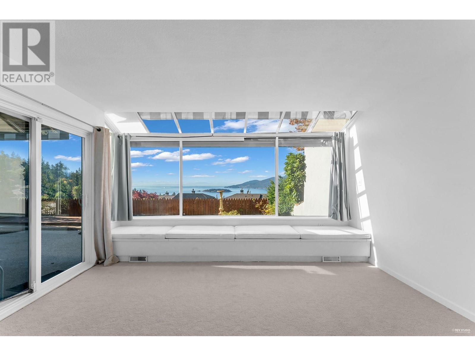 5446 Meadfeild Lane, West Vancouver, British Columbia  V7W 3G3 - Photo 10 - R2957640