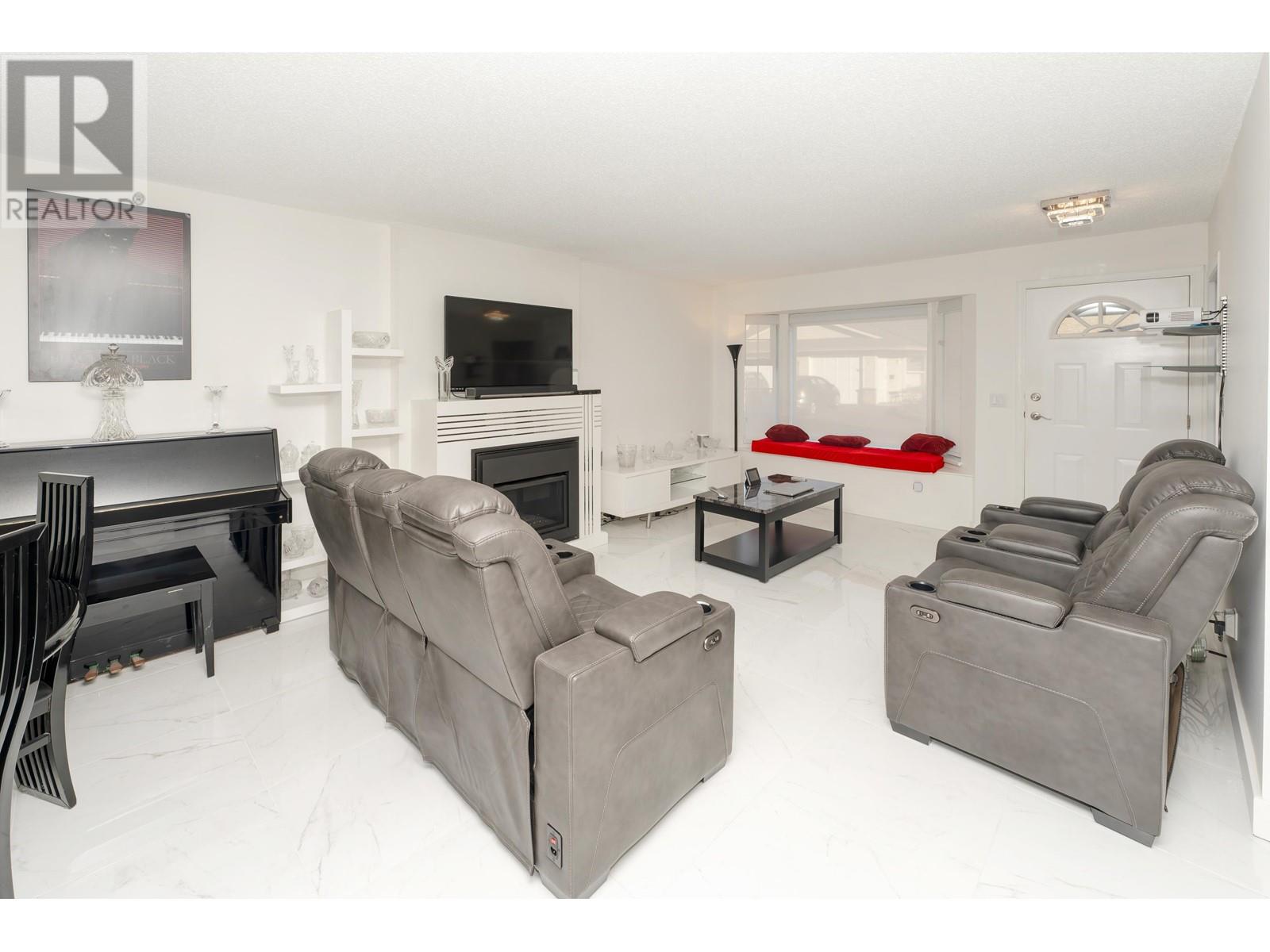 7 12049 217 Street, Maple Ridge, British Columbia  V2X 0M8 - Photo 3 - R2957433
