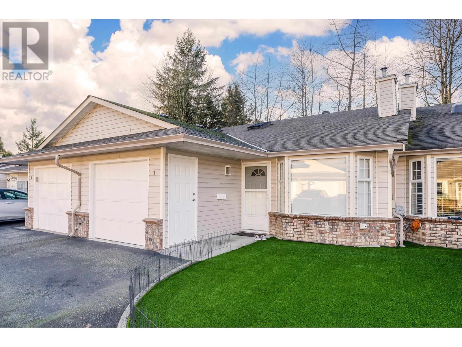7 12049 217 Street, Maple Ridge, British Columbia  V2X 0M8 - Photo 1 - R2957433