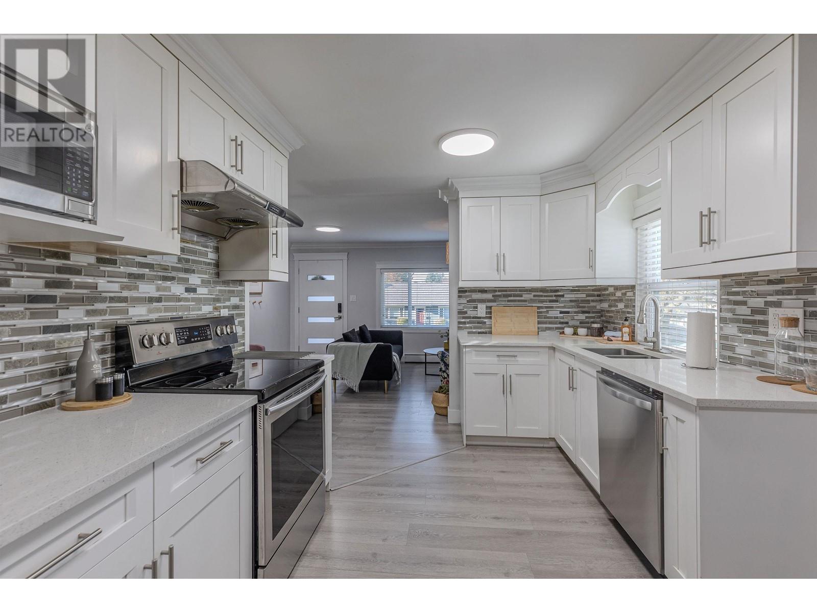 246 Osborne Avenue, New Westminster, British Columbia  V3L 1Y8 - Photo 10 - R2957472