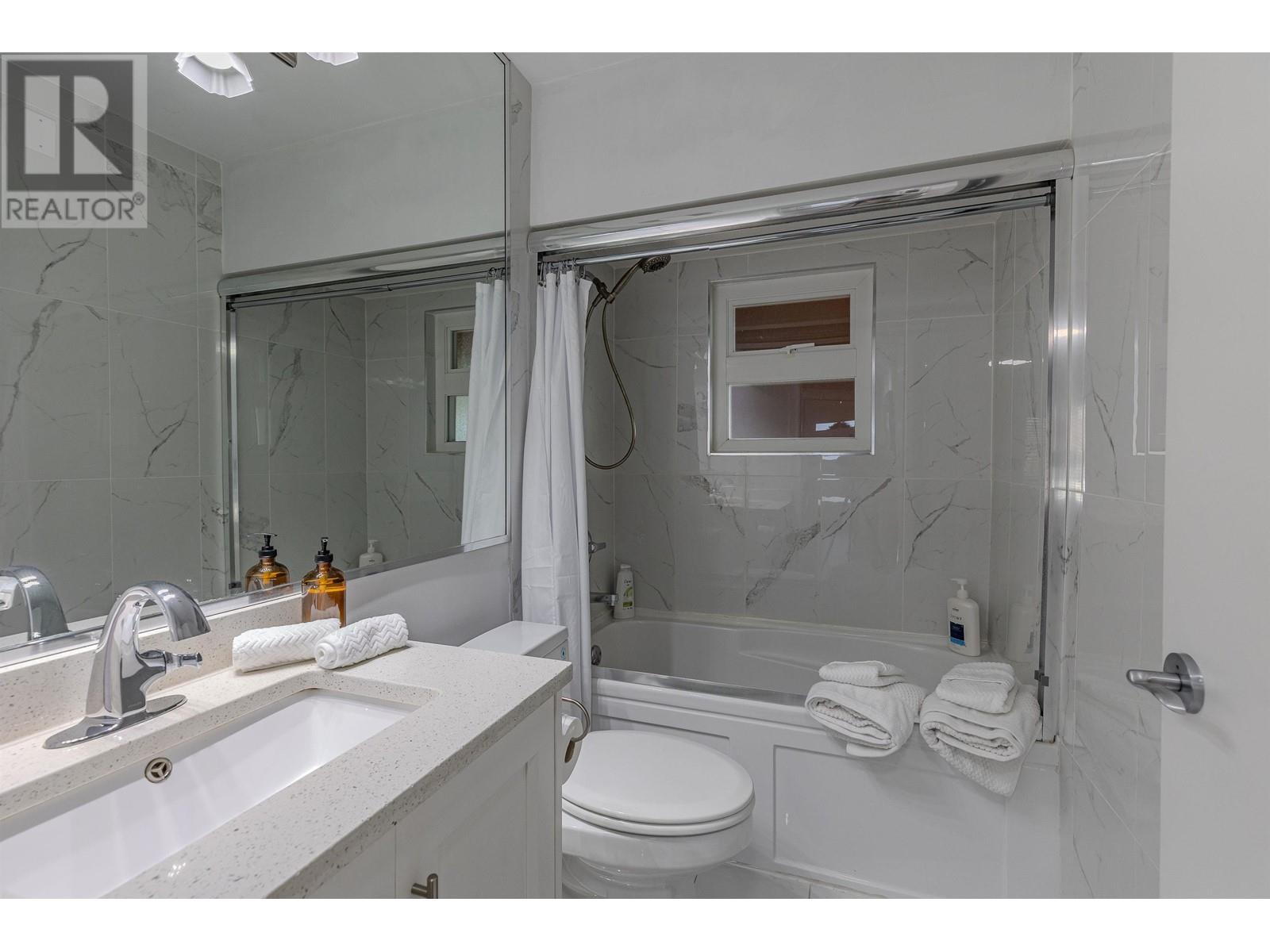 246 Osborne Avenue, New Westminster, British Columbia  V3L 1Y8 - Photo 14 - R2957472