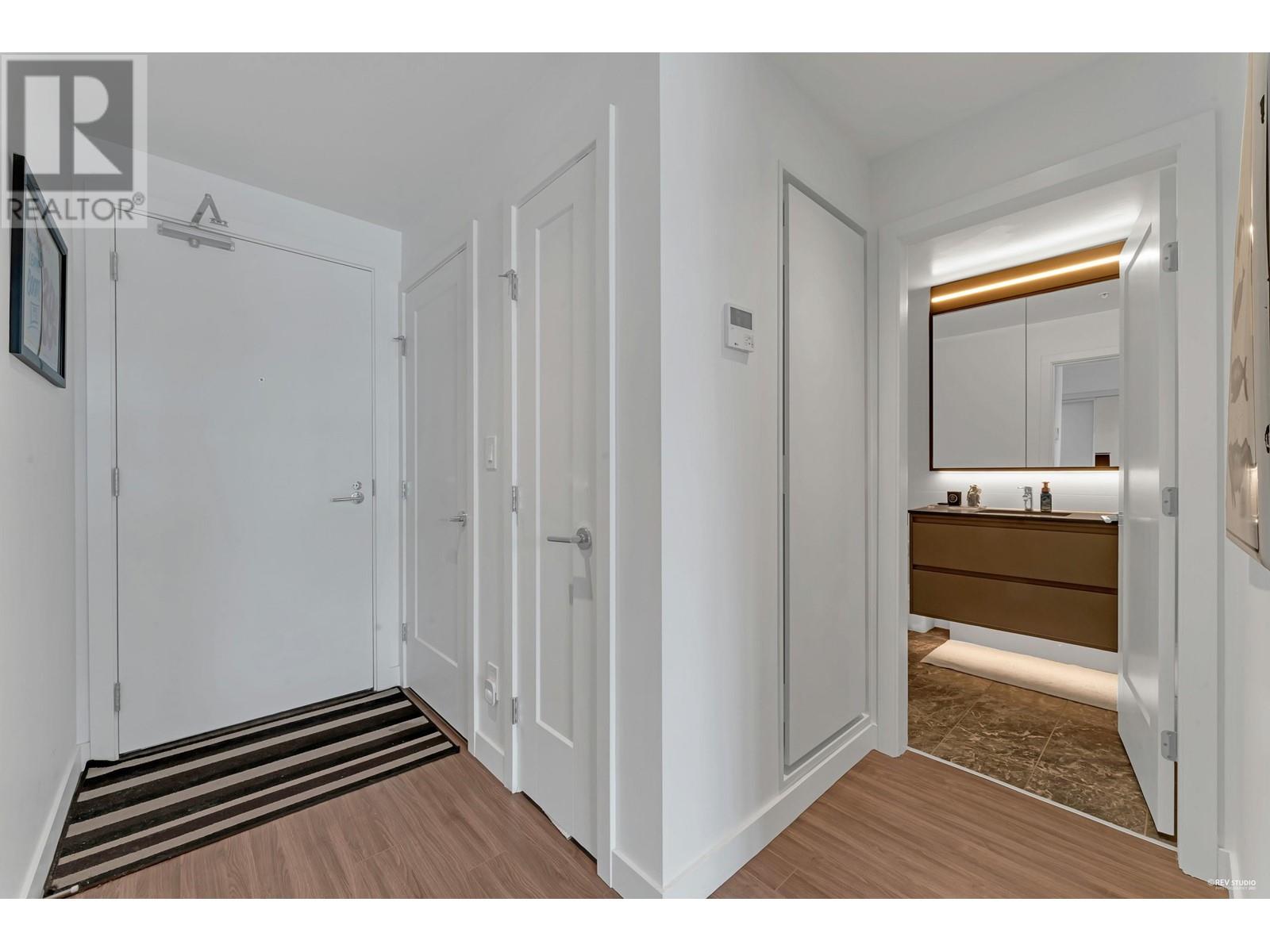 Listing Picture 7 of 23 : 407 2288 ALPHA AVENUE, Burnaby / 本拿比 - 魯藝地產 Yvonne Lu Group - MLS Medallion Club Member