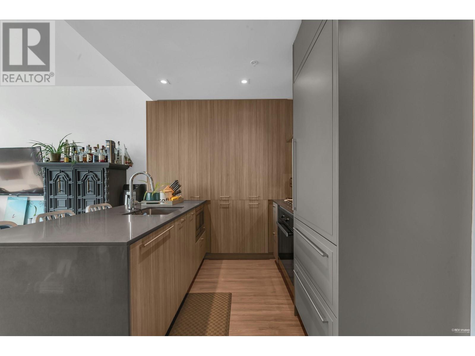 Listing Picture 9 of 23 : 407 2288 ALPHA AVENUE, Burnaby / 本拿比 - 魯藝地產 Yvonne Lu Group - MLS Medallion Club Member