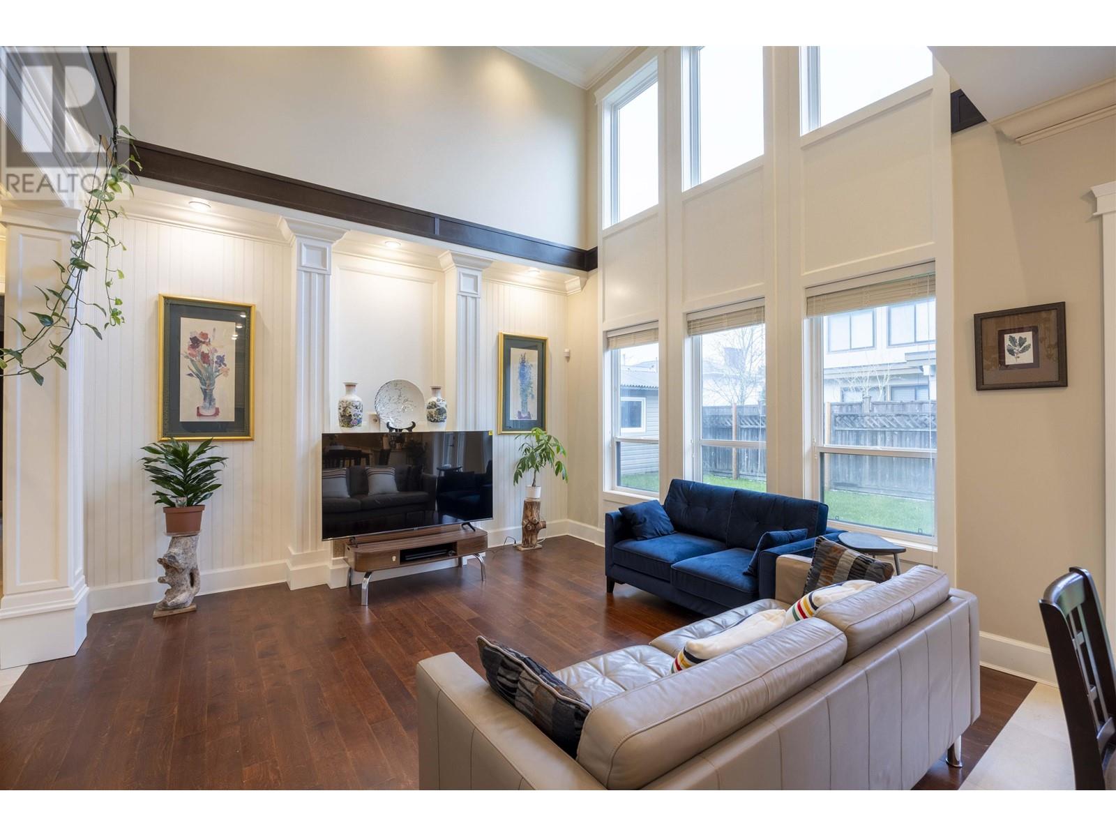 Listing Picture 5 of 26 : 9511 KIRKMOND CRESCENT, Richmond / 烈治文 - 魯藝地產 Yvonne Lu Group - MLS Medallion Club Member