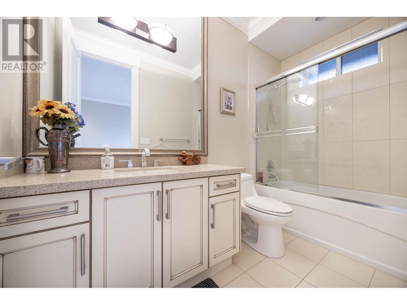 Listing Picture 21 of 26 : 9511 KIRKMOND CRESCENT, Richmond / 烈治文 - 魯藝地產 Yvonne Lu Group - MLS Medallion Club Member