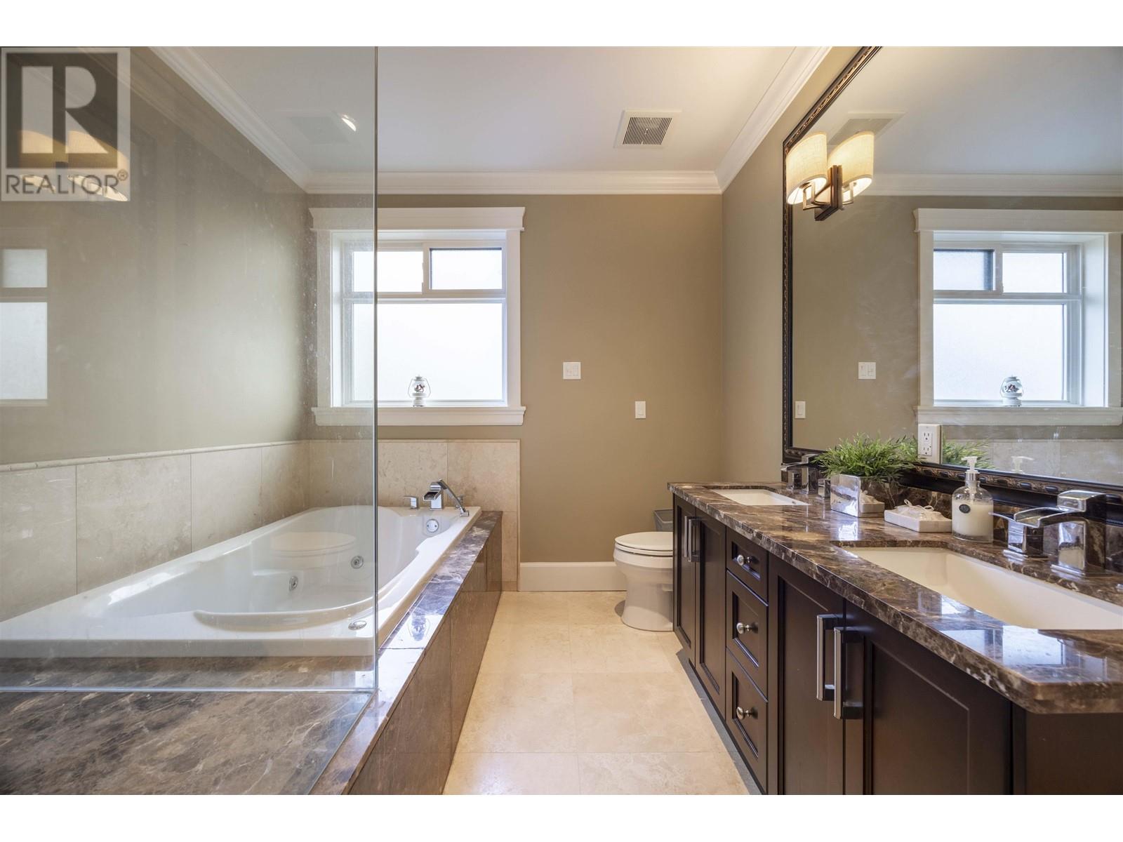 Listing Picture 17 of 26 : 9511 KIRKMOND CRESCENT, Richmond / 烈治文 - 魯藝地產 Yvonne Lu Group - MLS Medallion Club Member