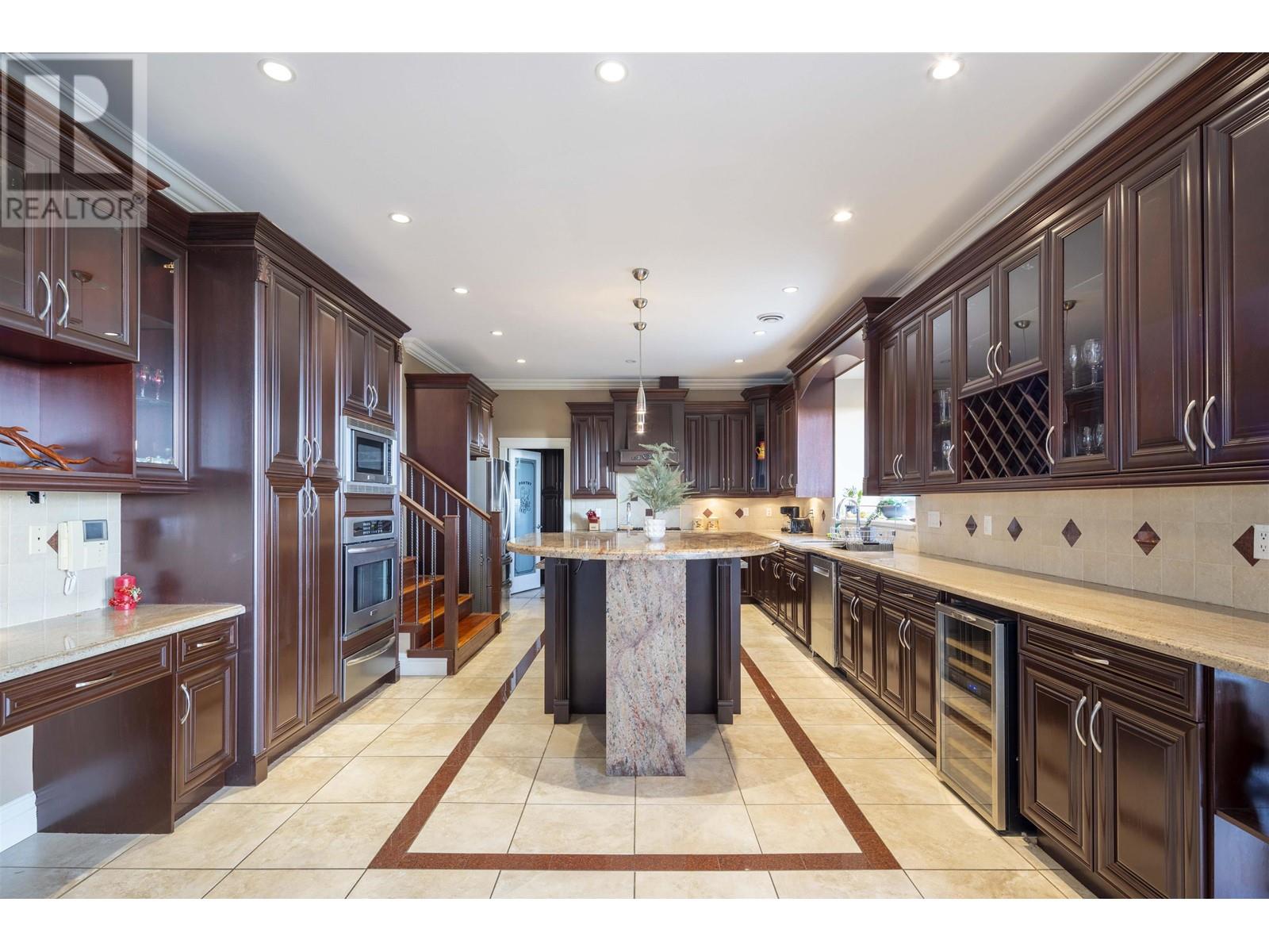 2982 Sunridge Court, Coquitlam, British Columbia  V3E 3M5 - Photo 16 - R2956885