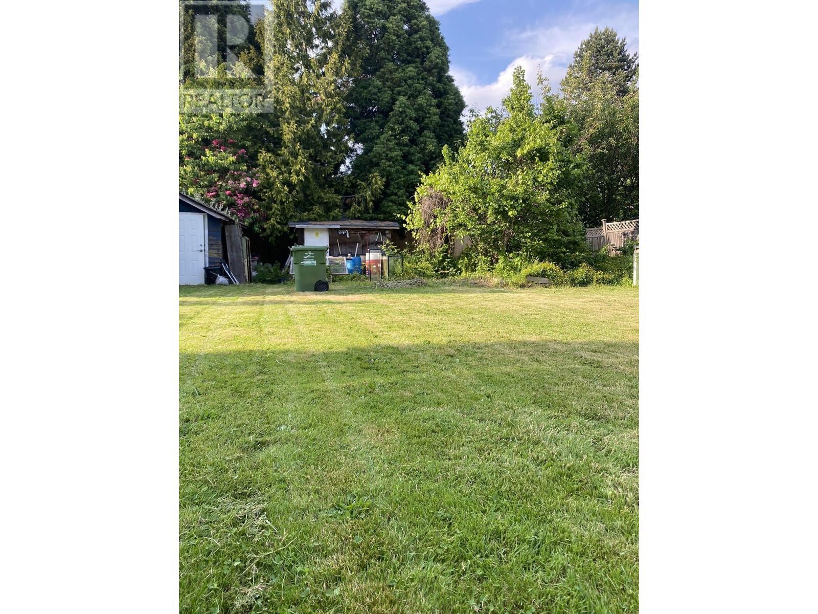 Listing Picture 2 of 4 : 4571 BLUNDELL ROAD, Richmond / 烈治文 - 魯藝地產 Yvonne Lu Group - MLS Medallion Club Member