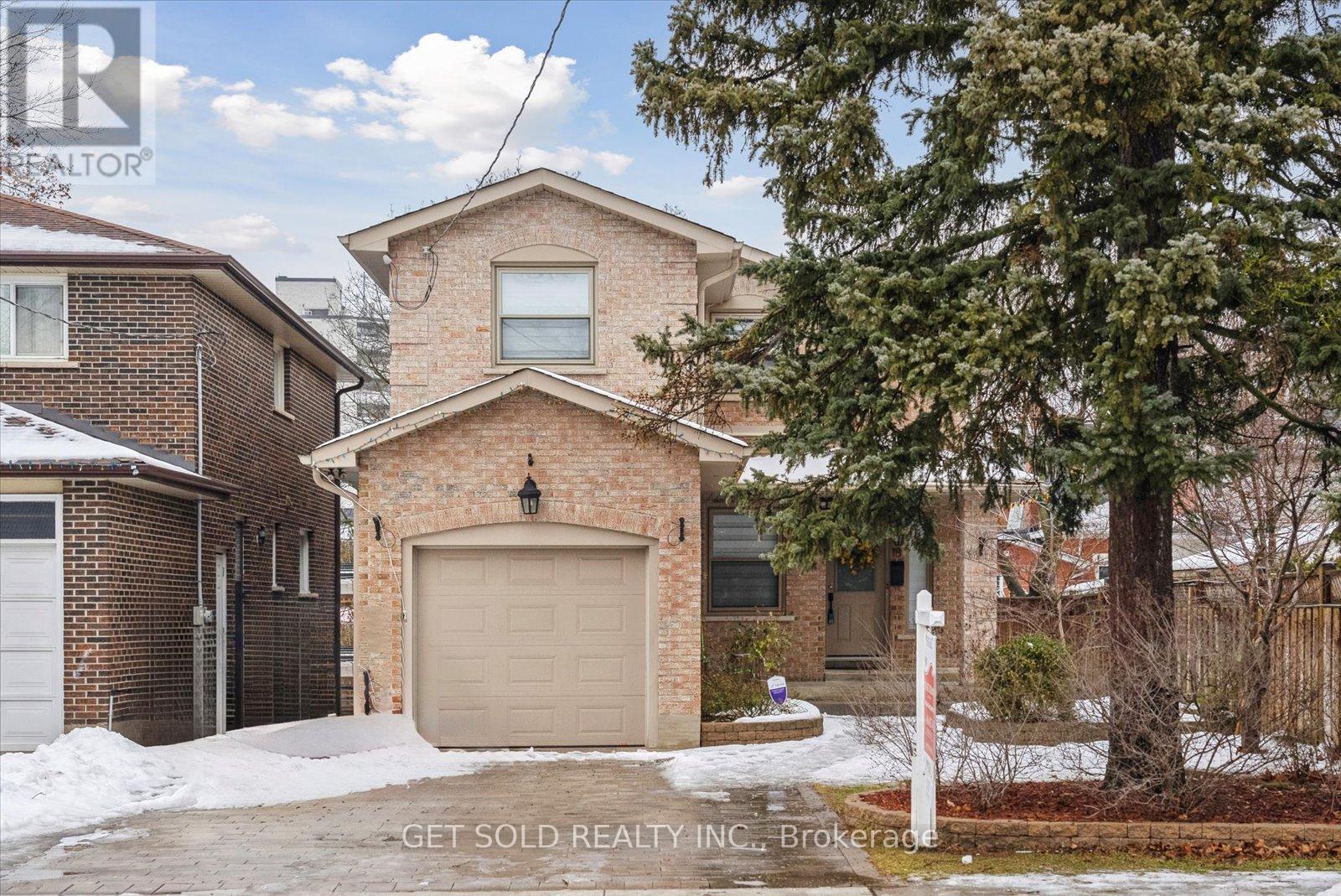 Property at 18 MILL STREET S image 1