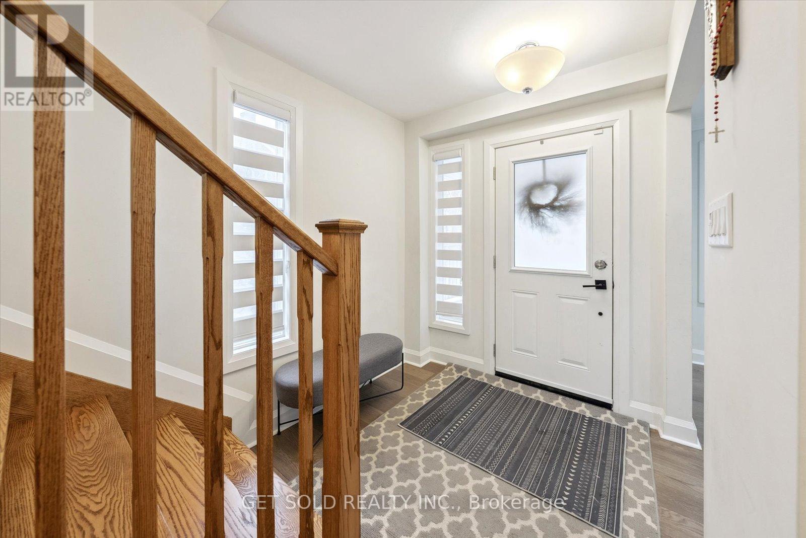 Property at 18 MILL STREET S image 3