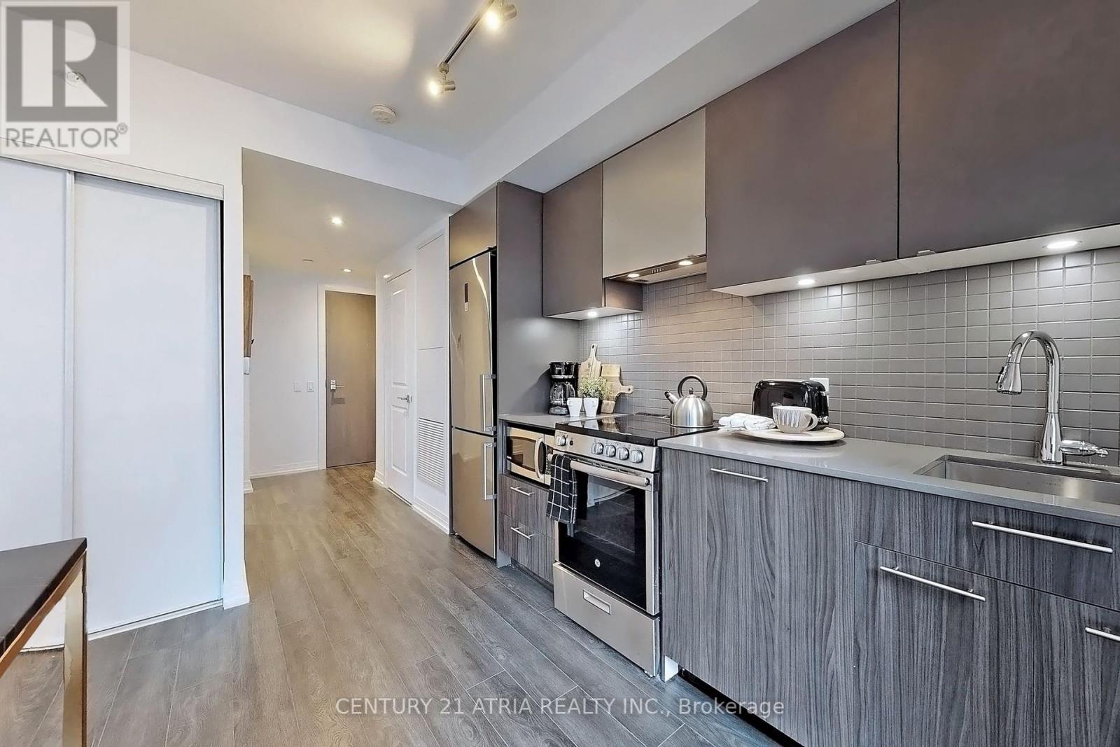 Property at 725 - 251 JARVIS STREET image 5