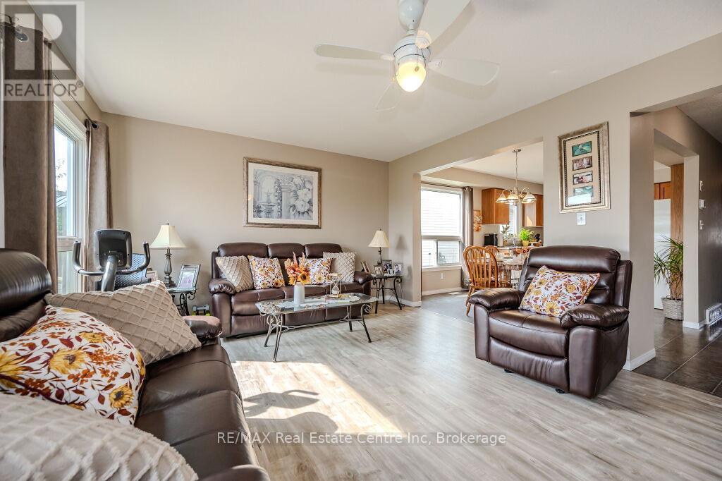 128 Henhoeffer Crescent, Kitchener, Ontario  N2E 4H3 - Photo 10 - X11930261