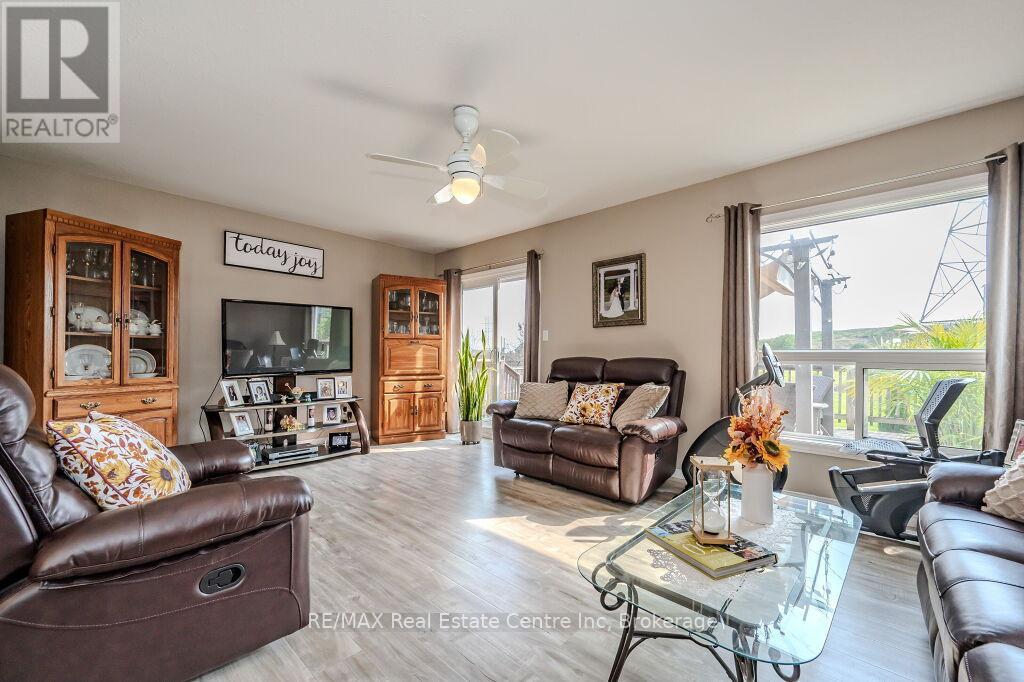 128 Henhoeffer Crescent, Kitchener, Ontario  N2E 4H3 - Photo 12 - X11930261