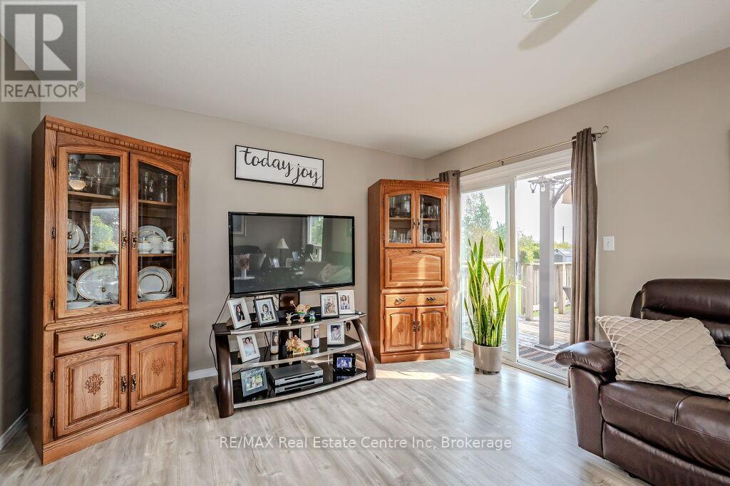 128 Henhoeffer Crescent, Kitchener, Ontario  N2E 4H3 - Photo 13 - X11930261