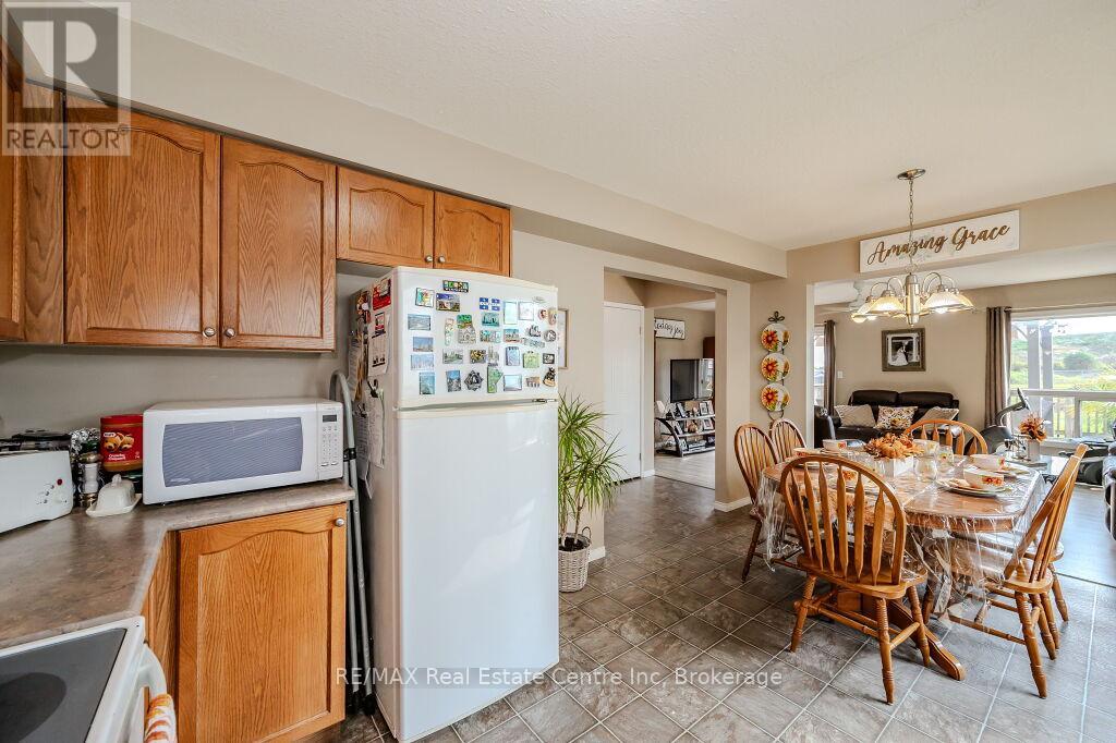 128 Henhoeffer Crescent, Kitchener, Ontario  N2E 4H3 - Photo 18 - X11930261